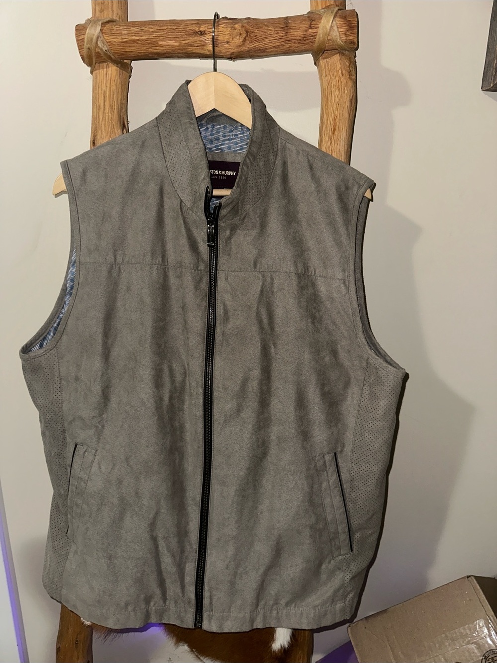 Johnston & Murphy Suede Leather Zip Up Vest - Picture 2 of 4